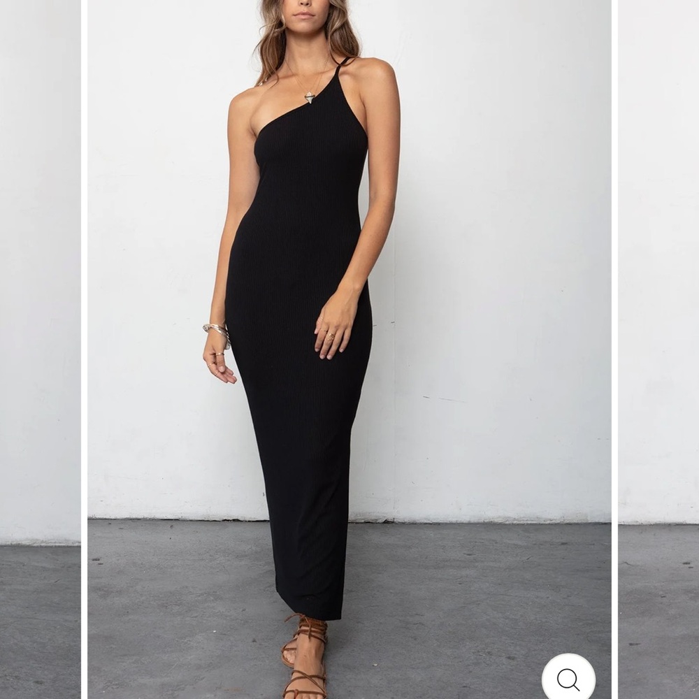 Elegant Black One-Shoulder Maxi Dress
